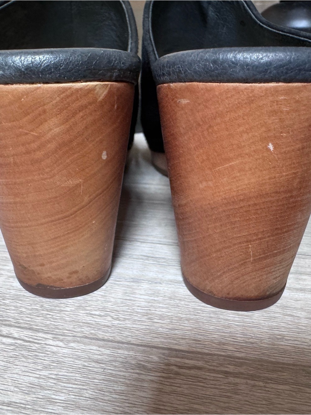 UGG Abbie Clogs size 7 - Picture 4 of 10
